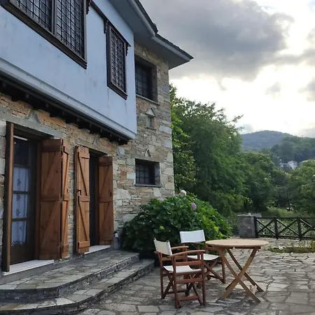 Cozy Blue Stone House With A Great Sea View. ツァガラダ