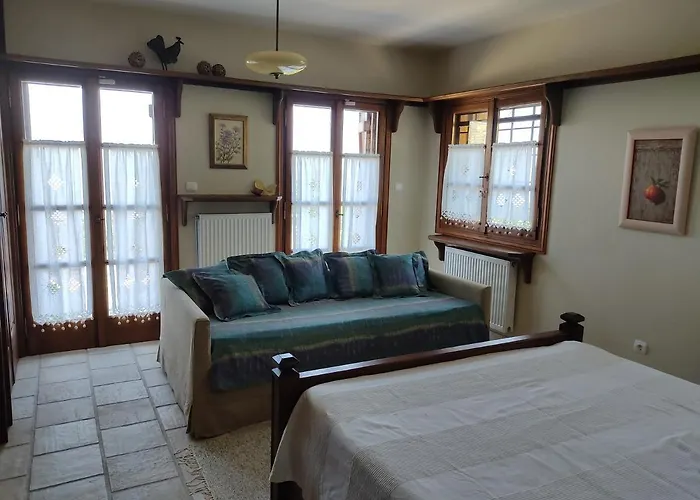 Cozy Blue Stone House With A Great Sea View.