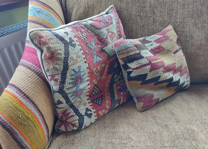 Cozy Blue Stone House With A Great Sea View. *