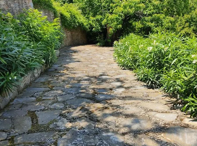 Vila Cozy Blue Stone House With A Great Sea View.